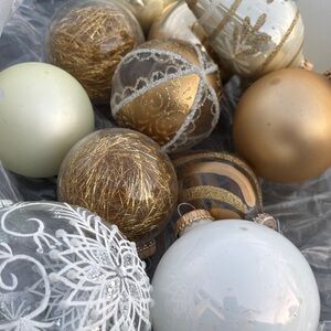 VINTAGE GLASS ORNAMENTS(12)